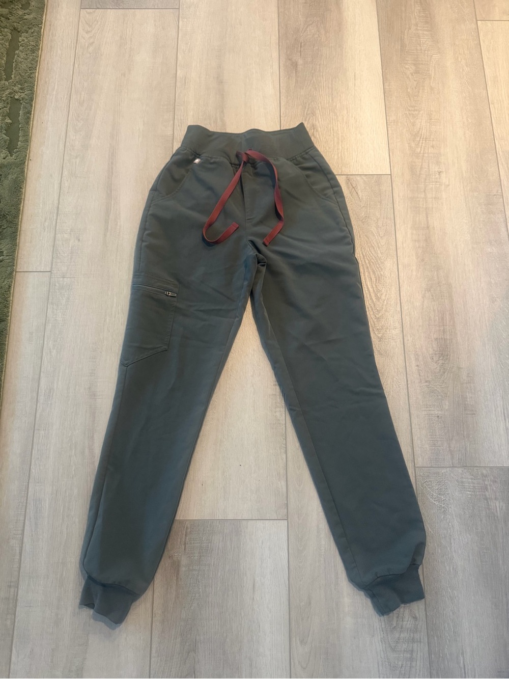 Women’s Figs High-Waisted Zamora Jogger Scrub Pants in Moss Green - Size XXS